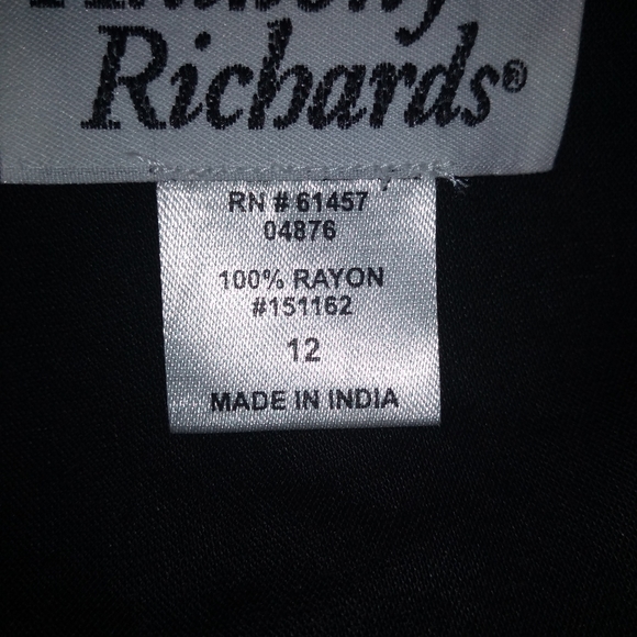 Women's Border Print Pants Set - Picture 8 of 10